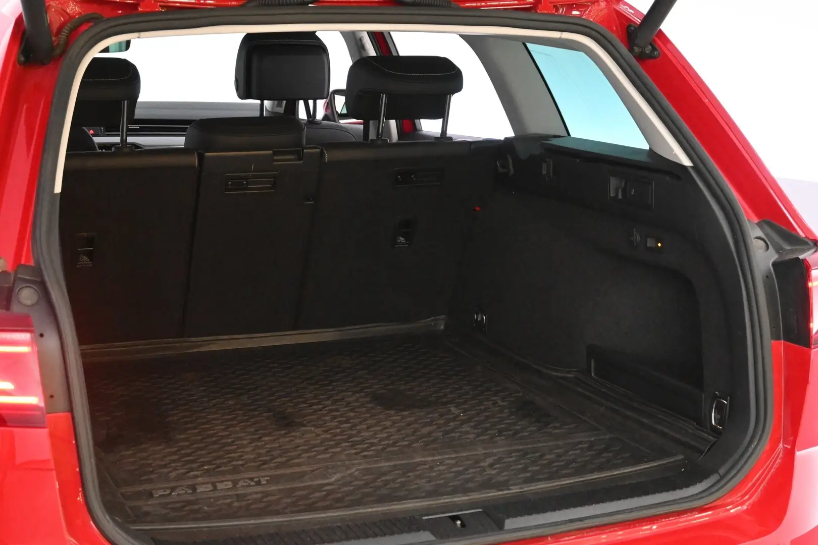 Car Image - 4hFCgmGpJ2AMhU88ymQ69w