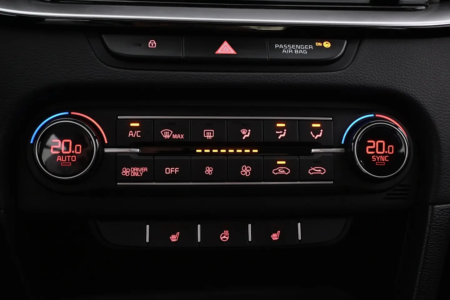 Car Image - 6CXOWXGBLV9FeXclluguZ6