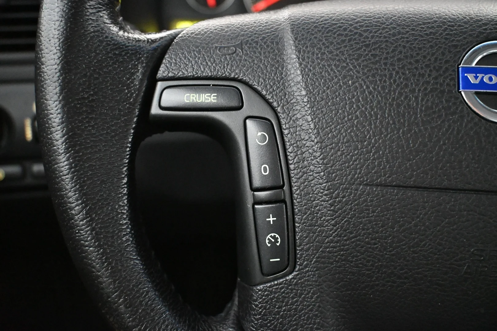 Car Image - 46sR8RsazoSYHTTEc1nr3G