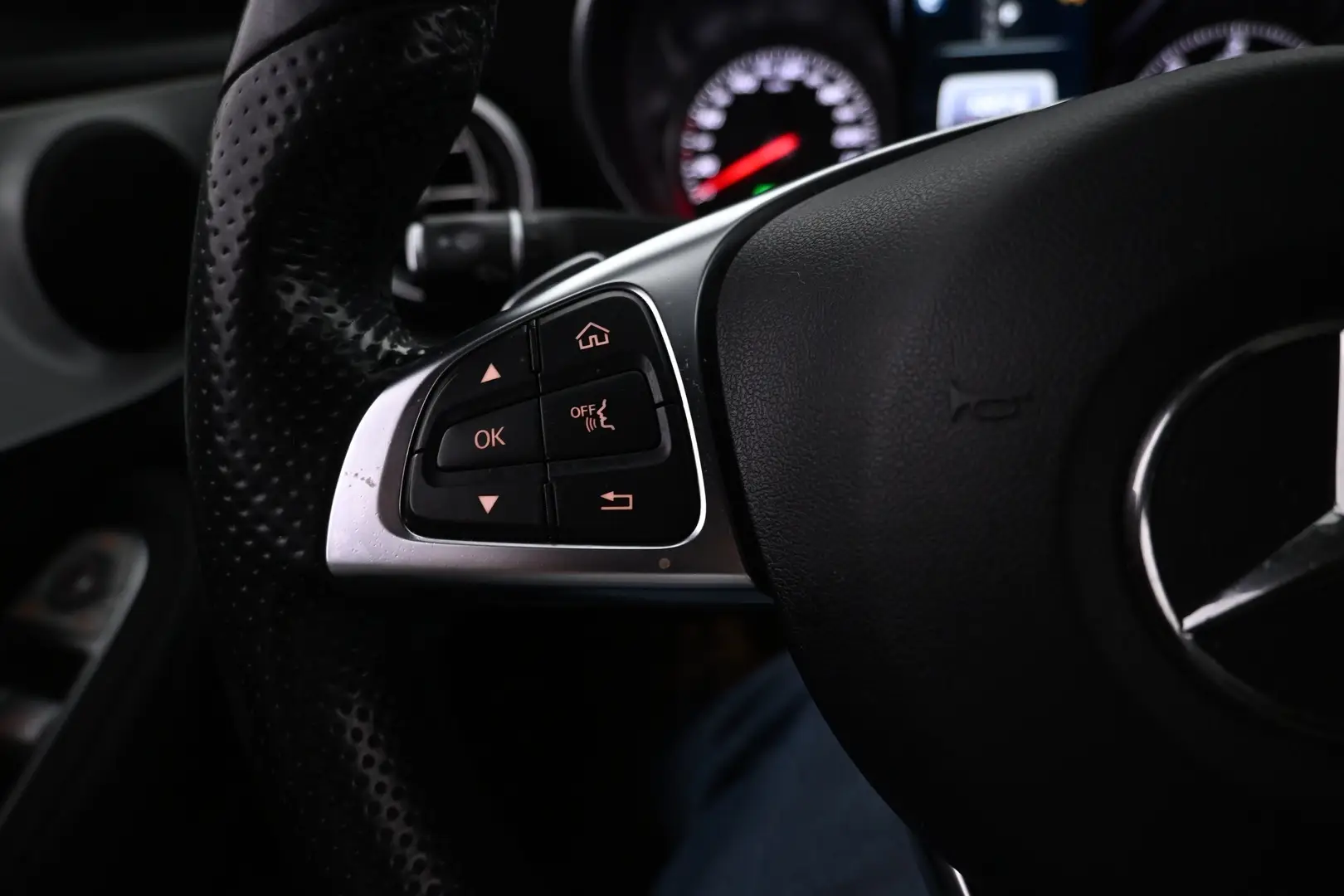 Car Image - 2hHrXcLahSCigf4yiGwEgm