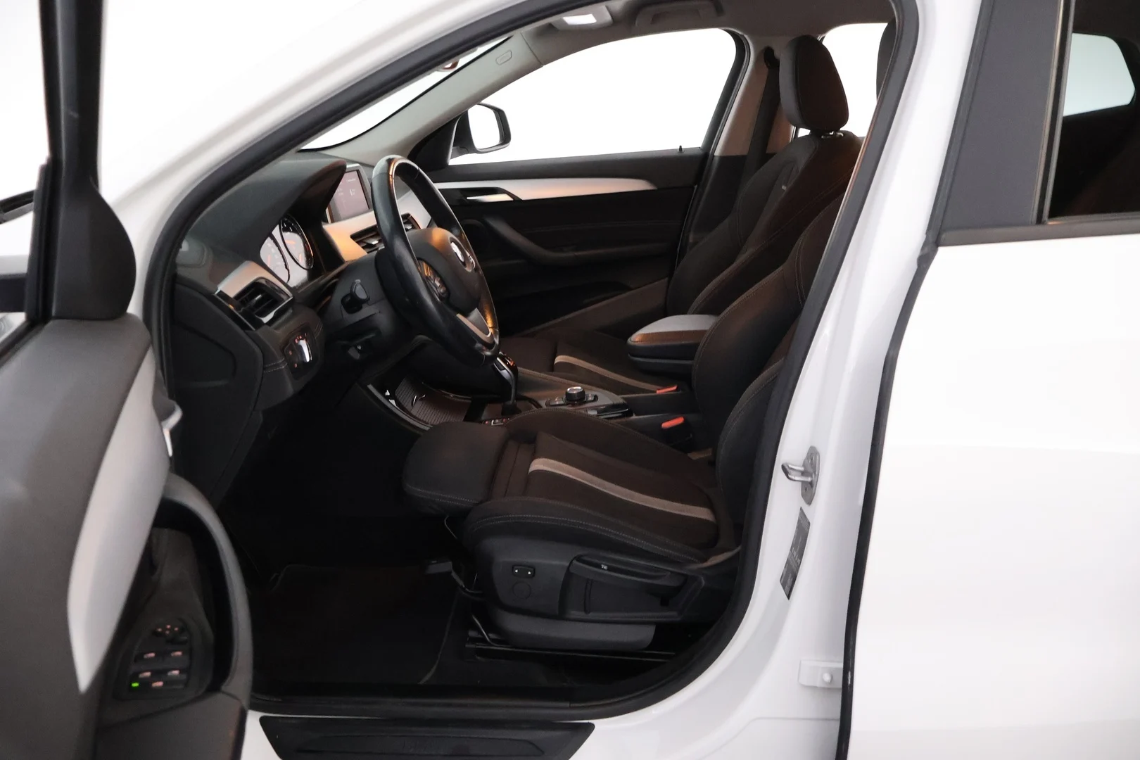 Car Image - 11MafAoyjWSspFag8aa7k5