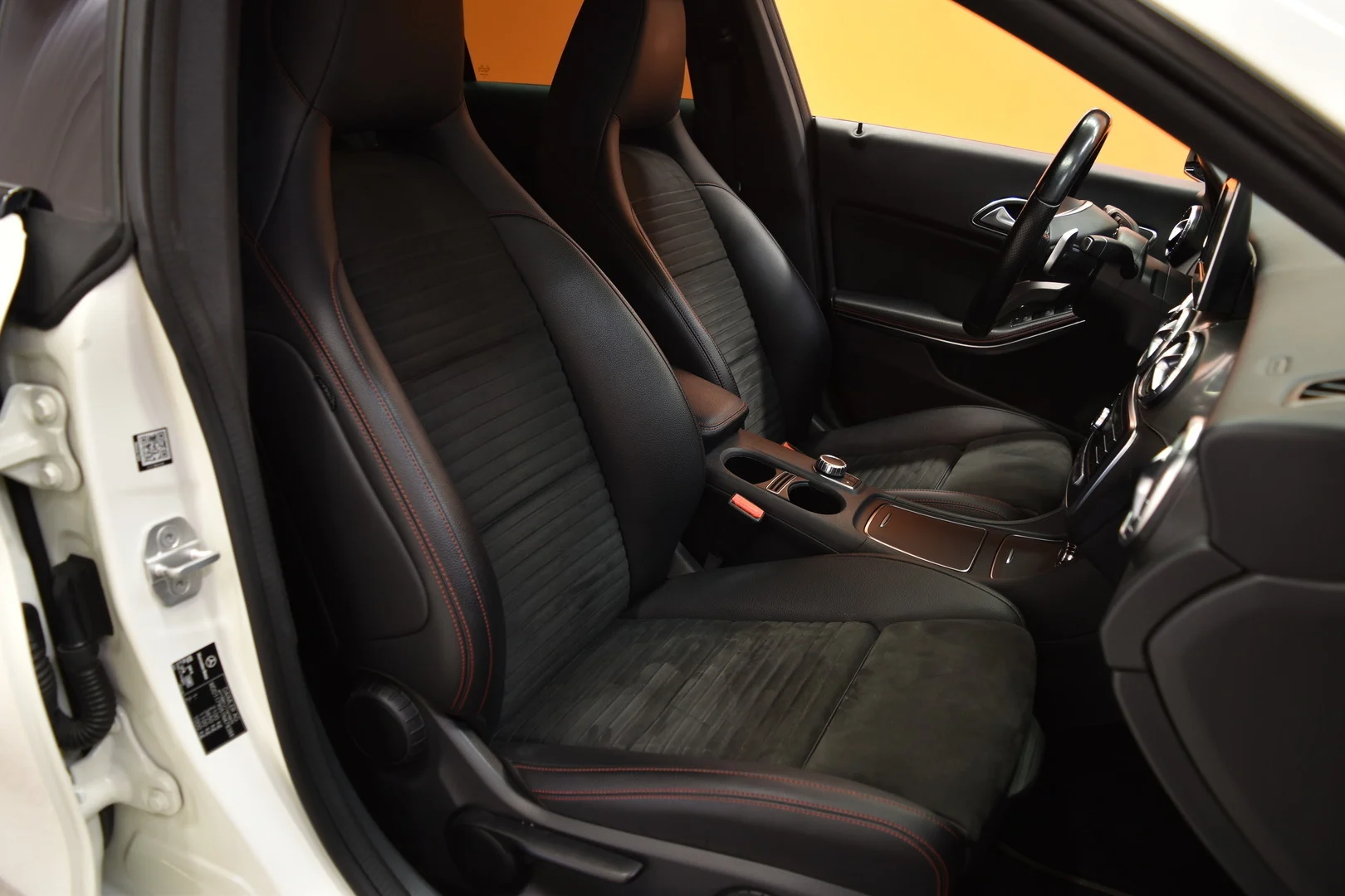 Car Image - 5xeVc0hE3MOsDogtoi97Eq