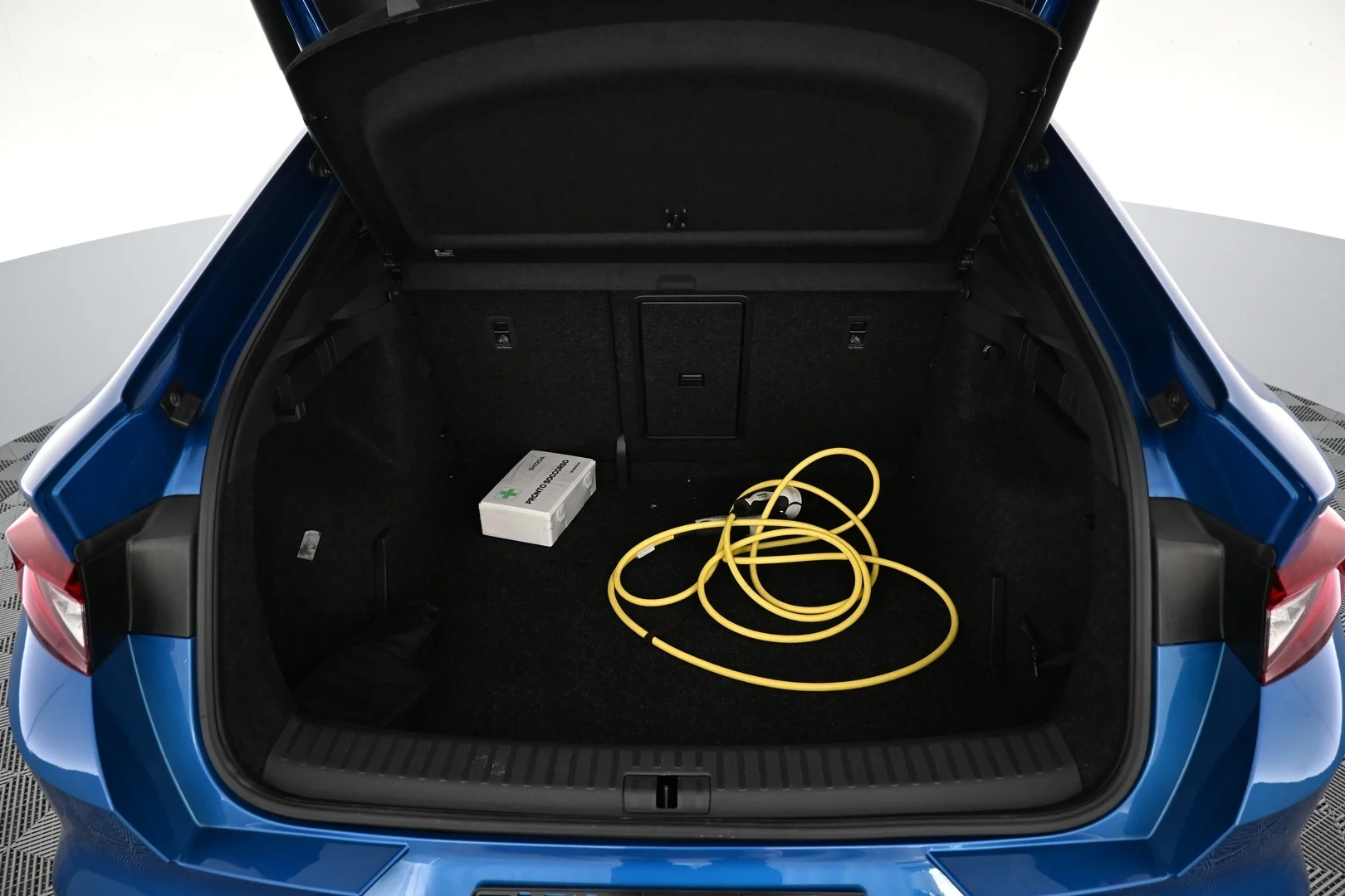 Car Image - 3P7G82Ki1Oln7hcNLumErz