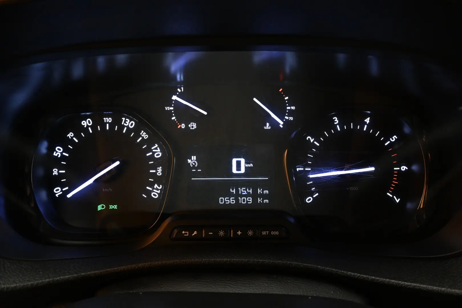 Car Image - 7KtFOmeqovozXjQh35xxw1
