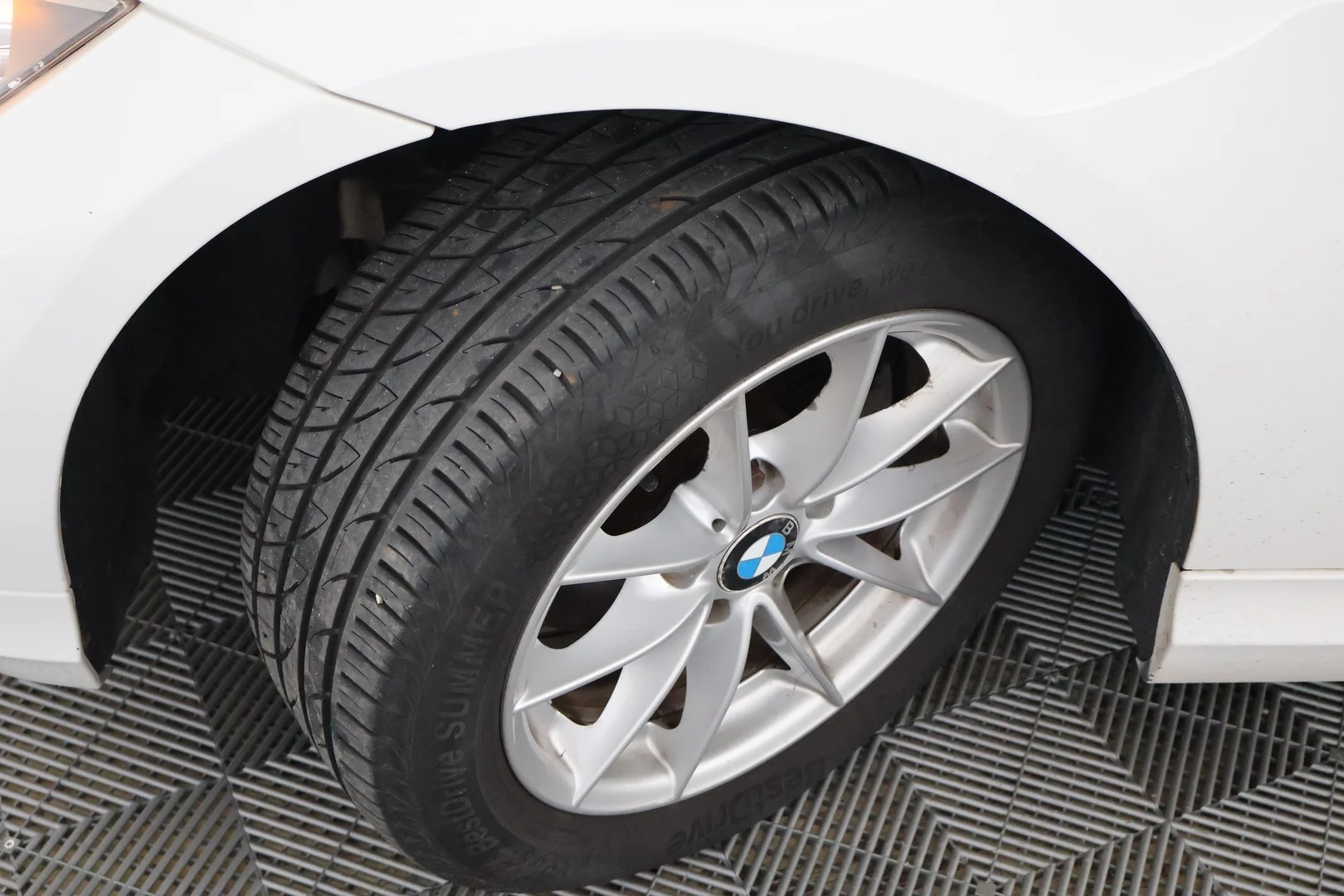 Car Image - 7wqglXXQJ0A4NR9TL0t1fw