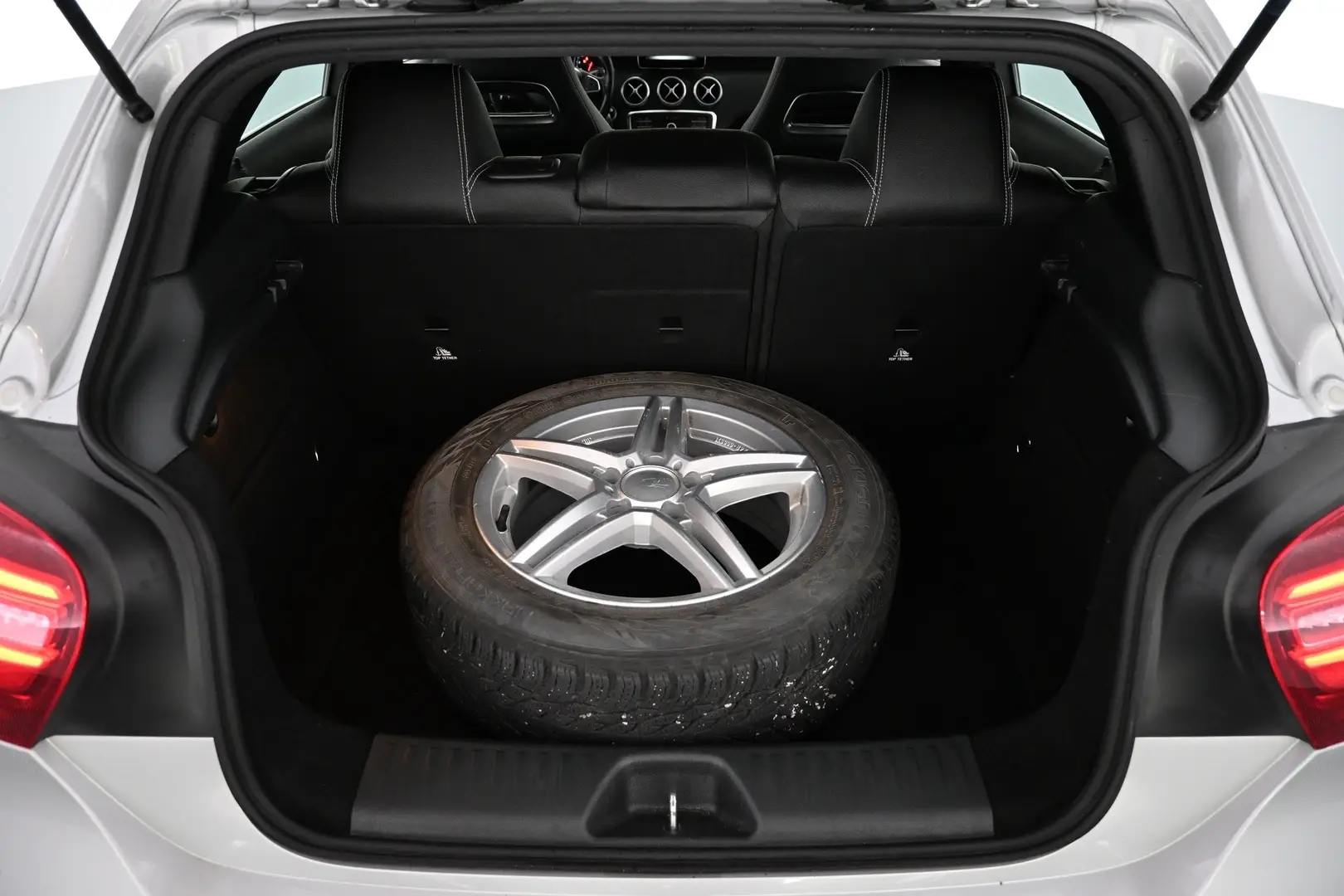Car Image - 5G3spXUHXqz8JiZ7MhDRyx