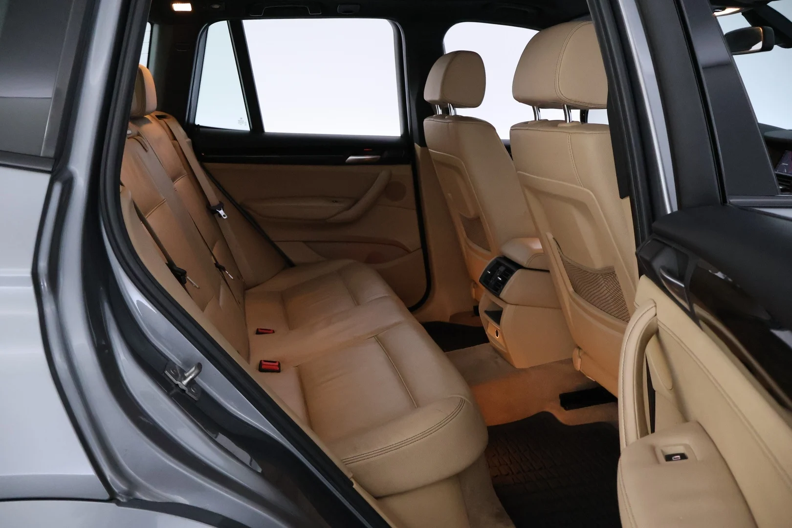 Car Image - 3dQp2xOTdCfOHHJikslRm1