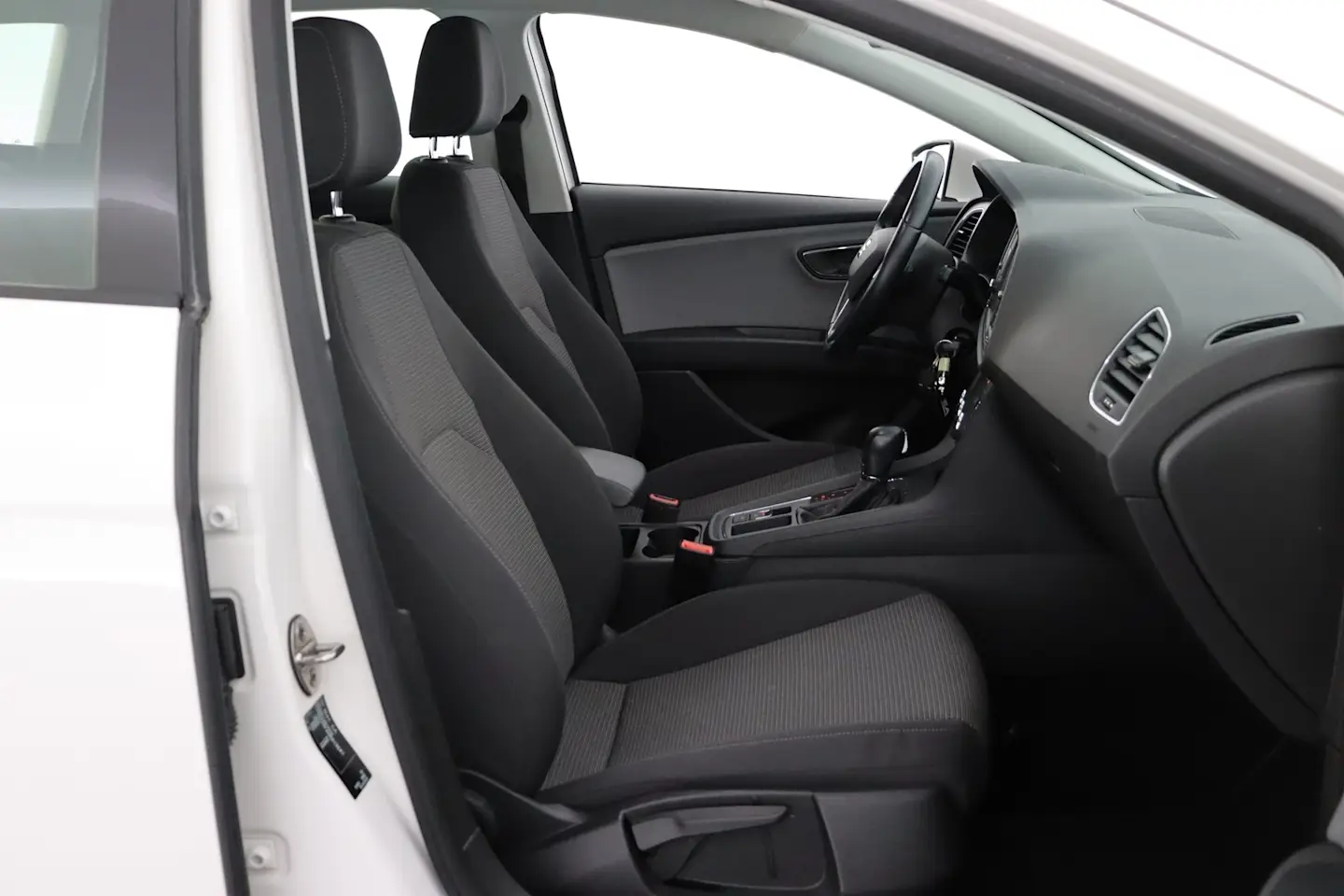 Car Image - 5cY82sDcFQuFPFrjIyVrIg