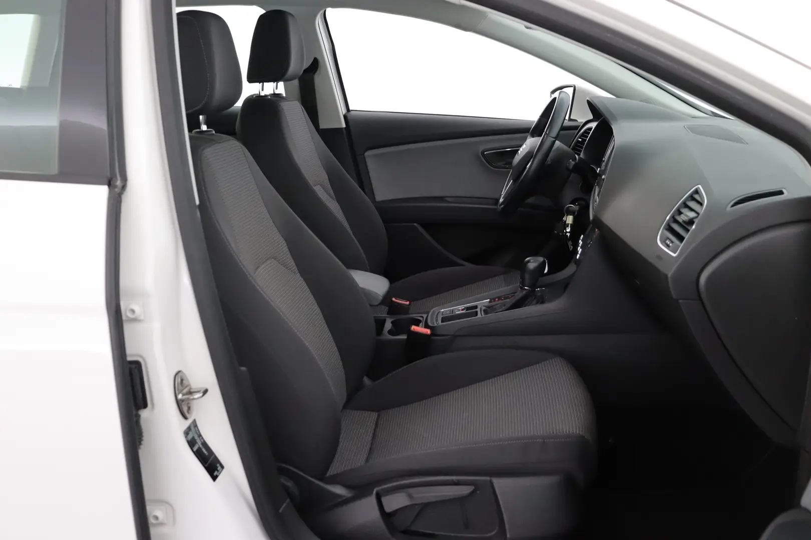 Car Image - 5cY82sDcFQuFPFrjIyVrIg