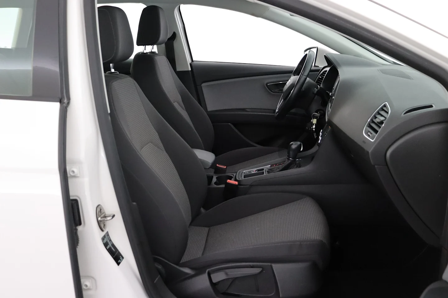 Car Image - 5cY82sDcFQuFPFrjIyVrIg