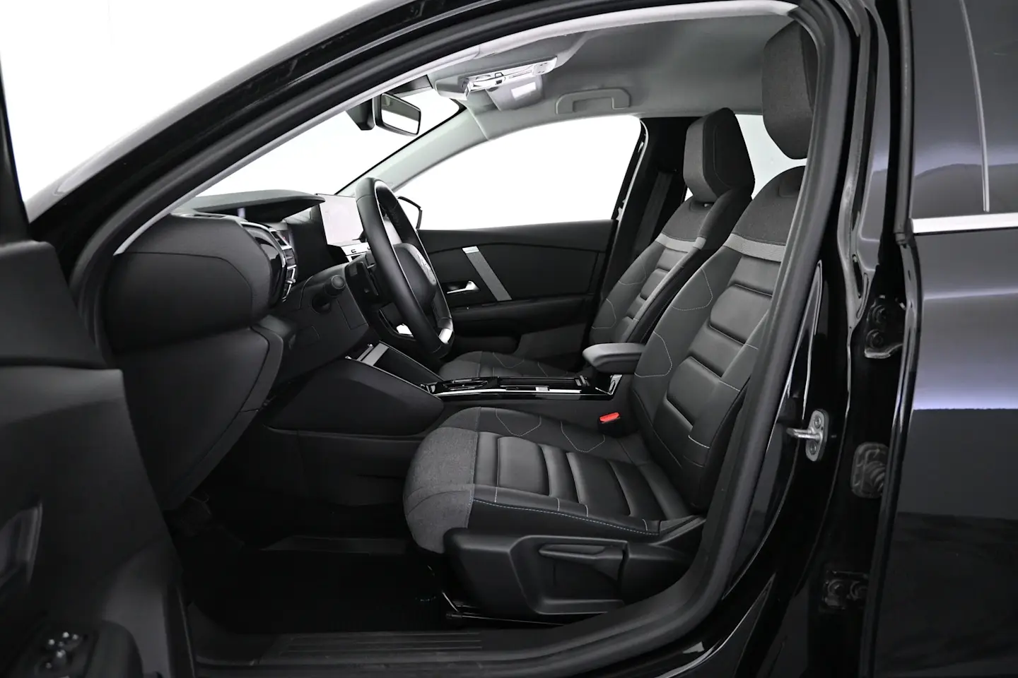 Car Image - 4R17RVQGoqZ7iE3RxXkTJi