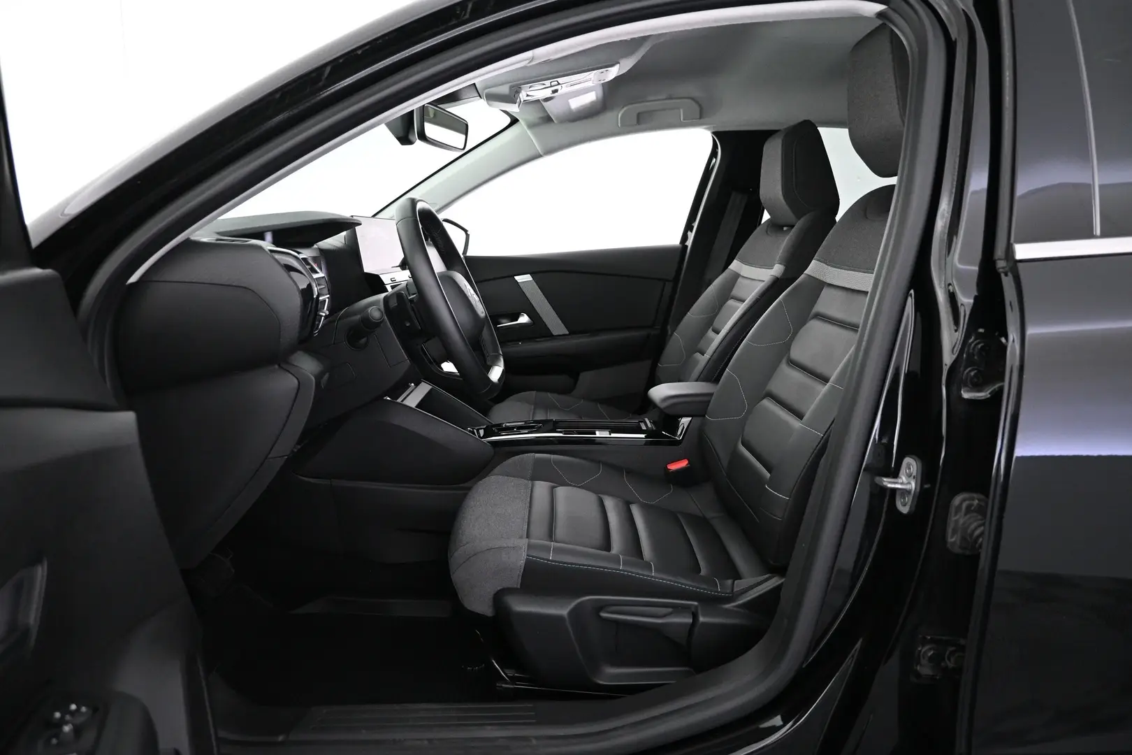 Car Image - 4R17RVQGoqZ7iE3RxXkTJi