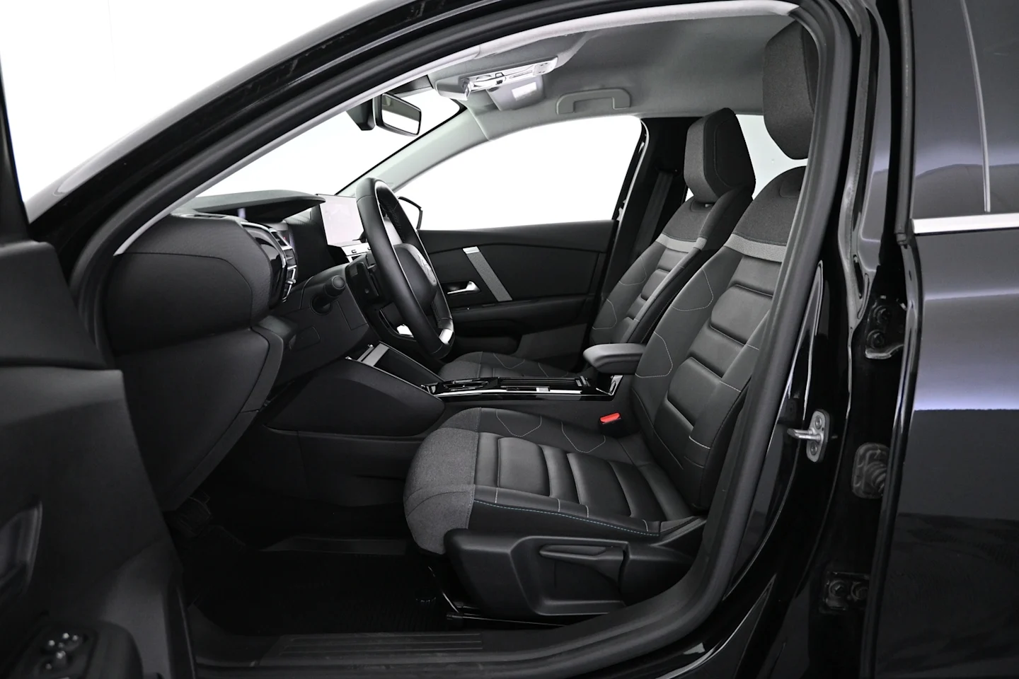 Car Image - 4R17RVQGoqZ7iE3RxXkTJi