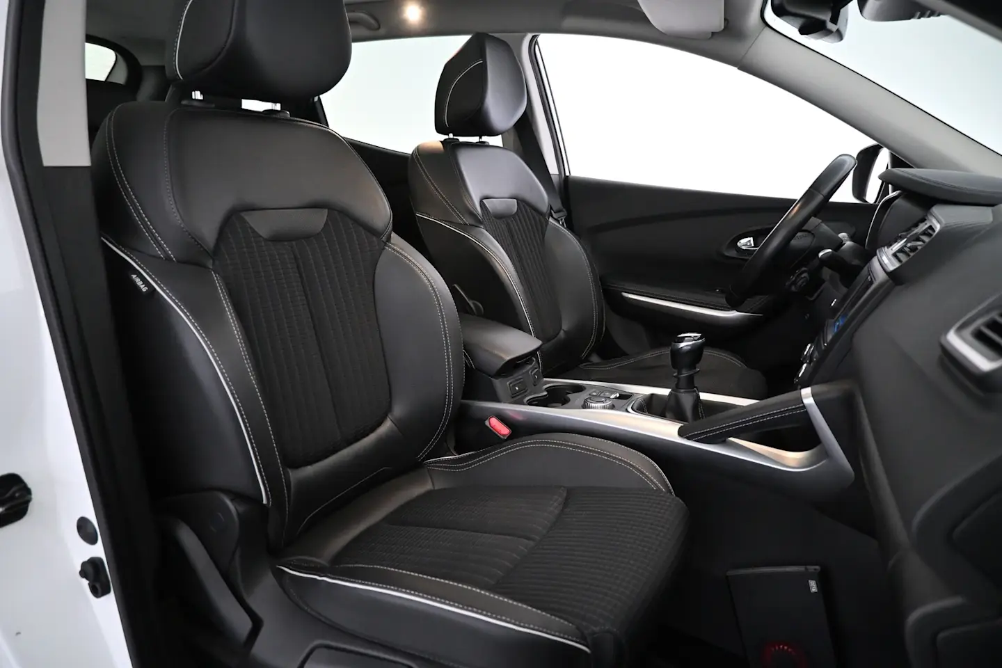 Car Image - 4XqsWYeUMPzzaAD6Cr1piC