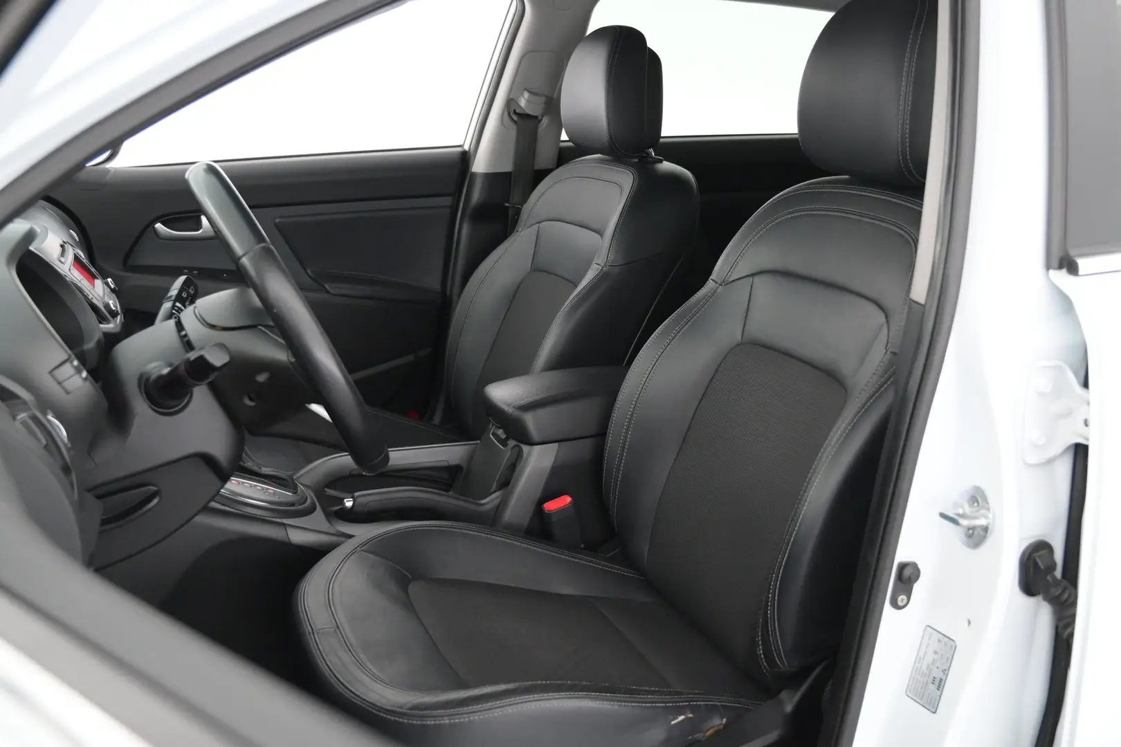 Car Image - 6kdzzMxn3uIjdyONSZlbzY