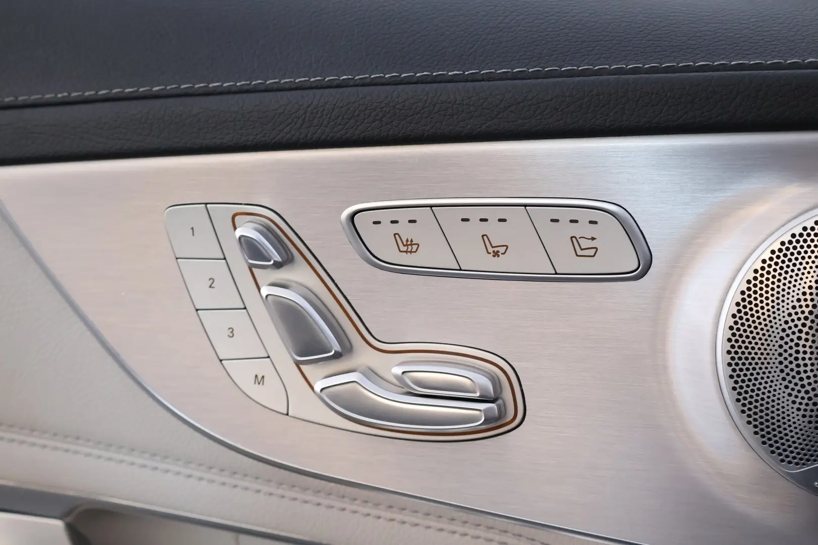 Car Image - 3fBXaejgBTpfaBWfKca1XI