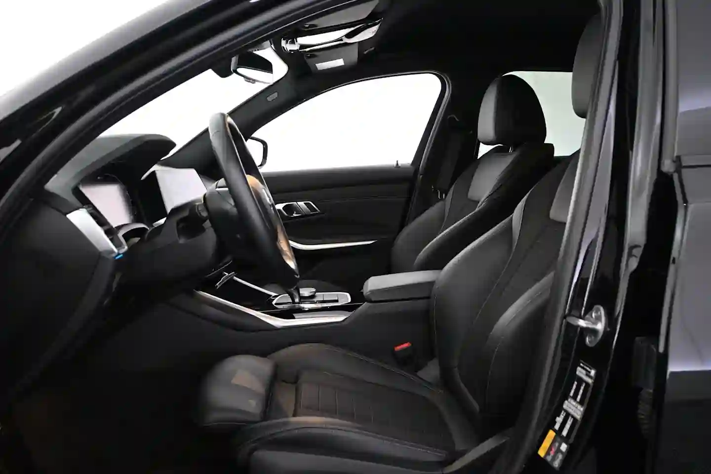 Car Image - 5M6QSCl4VVsQgaSOxDq1l2