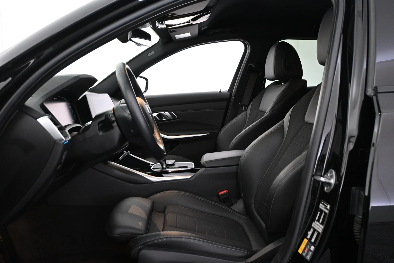 Car Image - 5M6QSCl4VVsQgaSOxDq1l2