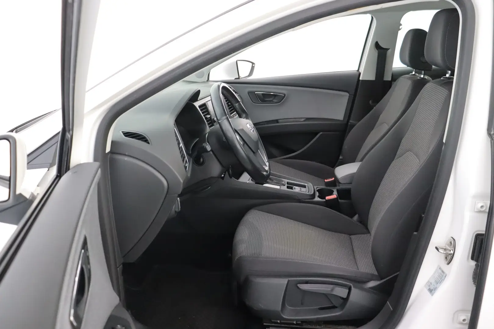 Car Image - 5cY82sDcFQuFPFrjIyVrIg
