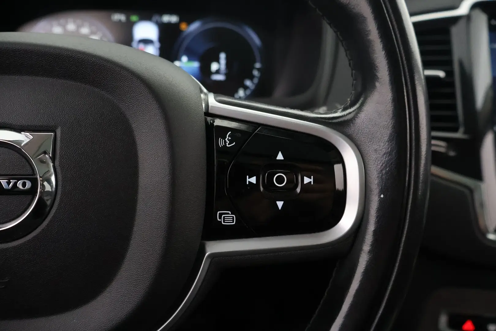 Car Image - 1J3sEf9jaHbTrlRXdY0X1P