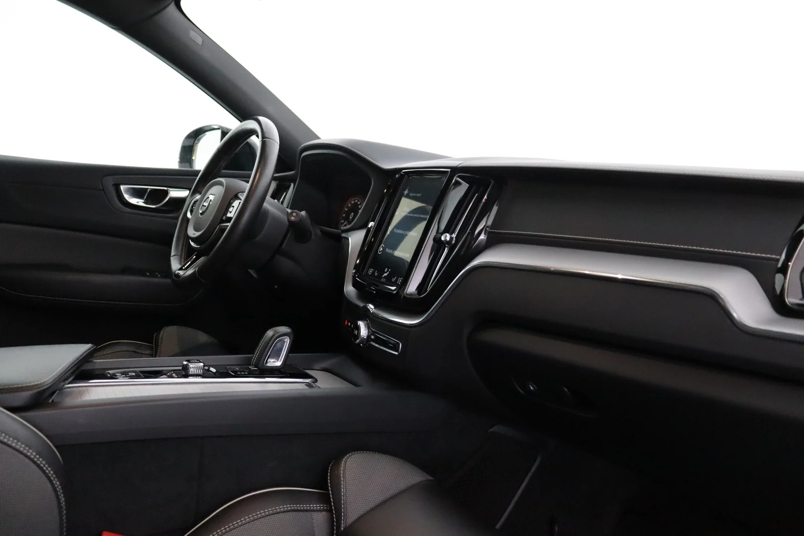 Car Image - AVsrydKDwcewLkVky9puJ