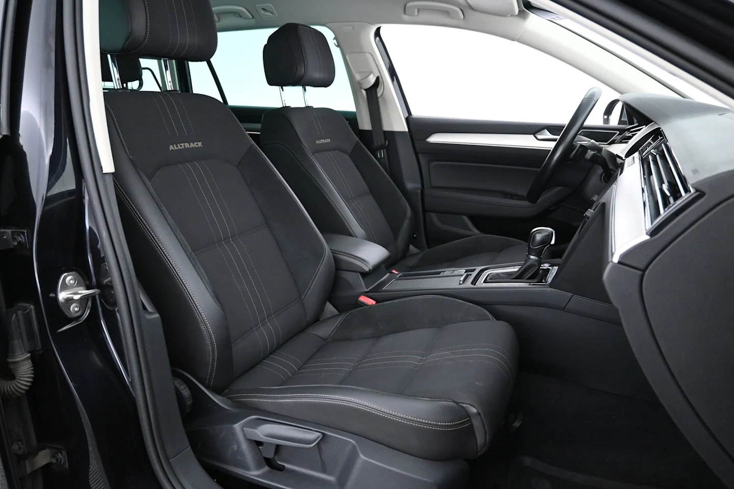 Car Image - 6FQ8JlNdHZYcGauotwxvni