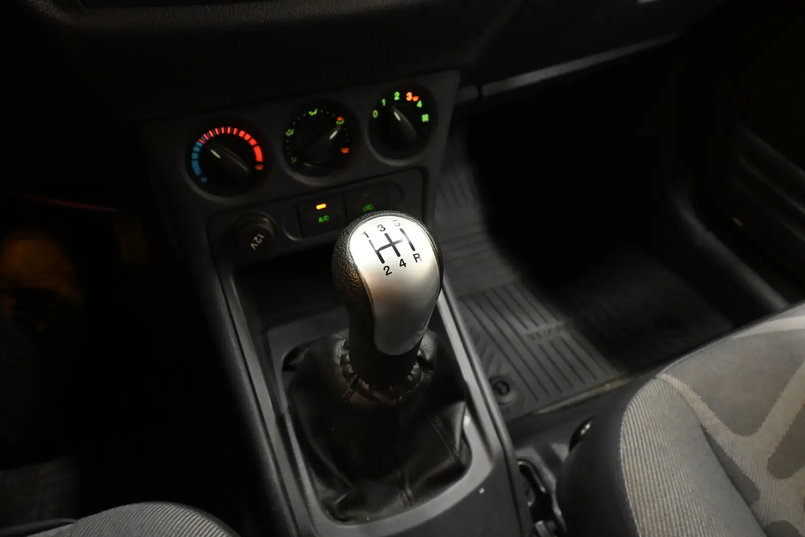 Car Image - 57NhcbujiIYekWr3r7UvJ7