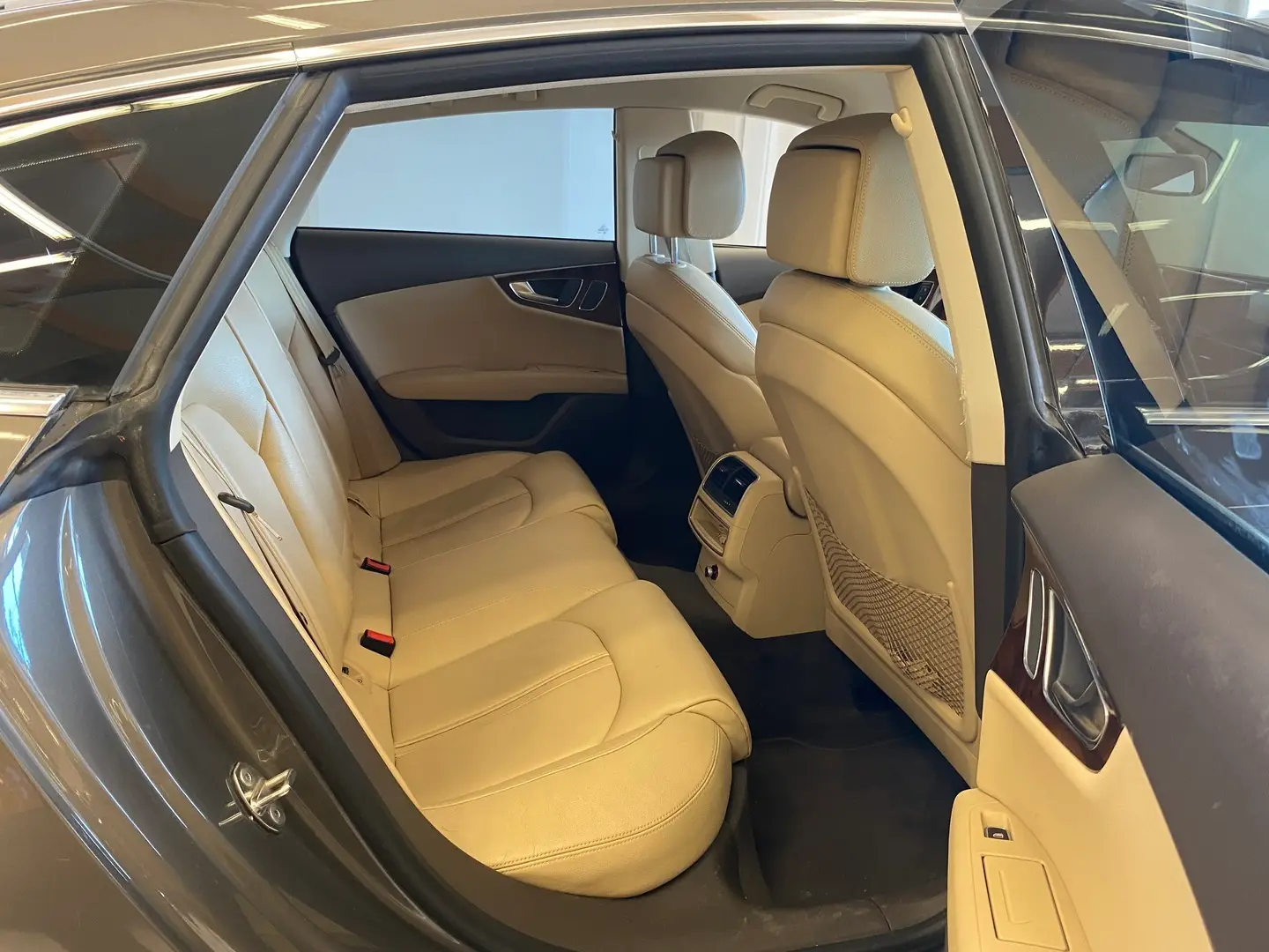 Car Image - 7Gj14O4VX36msYuf3JEw6K