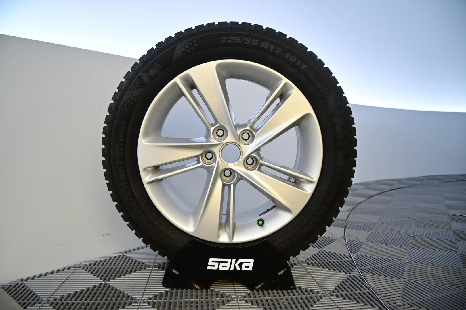 Car Image - 6KDBIHcuXmODb48RFsHlpU