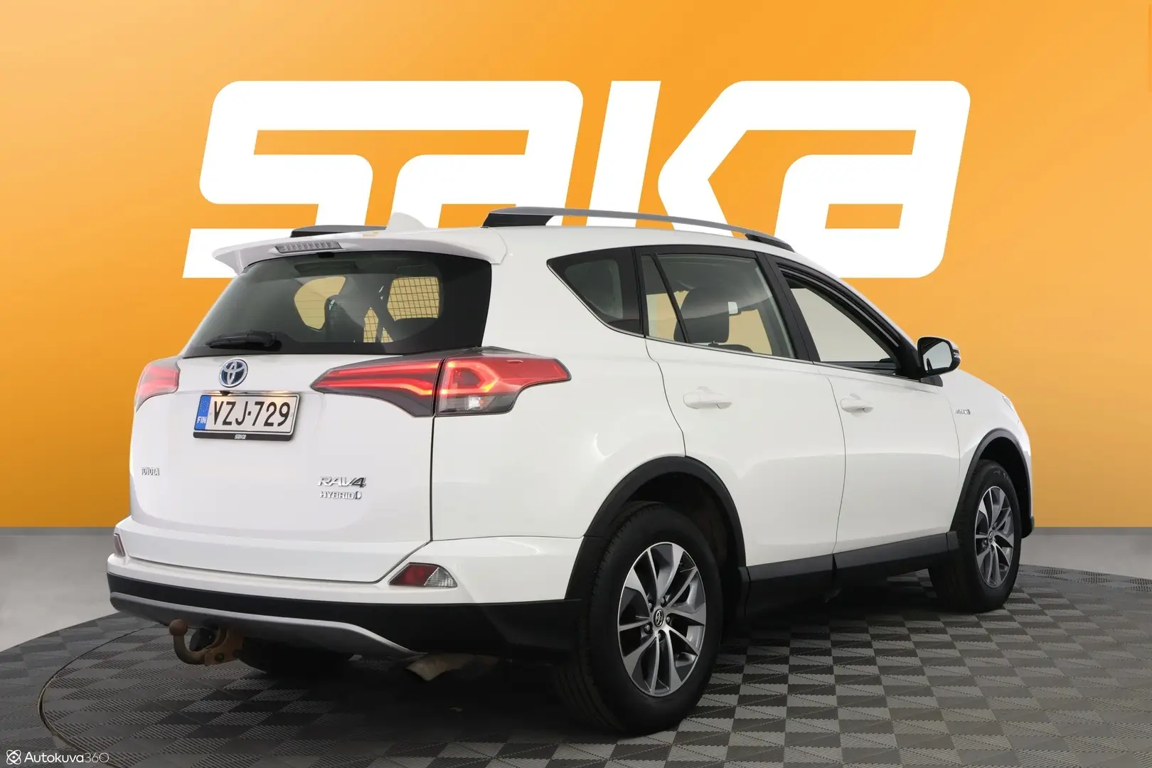 Car Image - 3R9uQyrhiu89yYY1yDeiW4