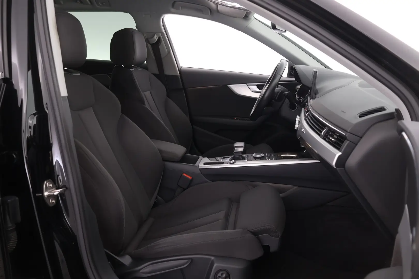 Car Image - 3toIJLO2A6w9PzhlpttVzL