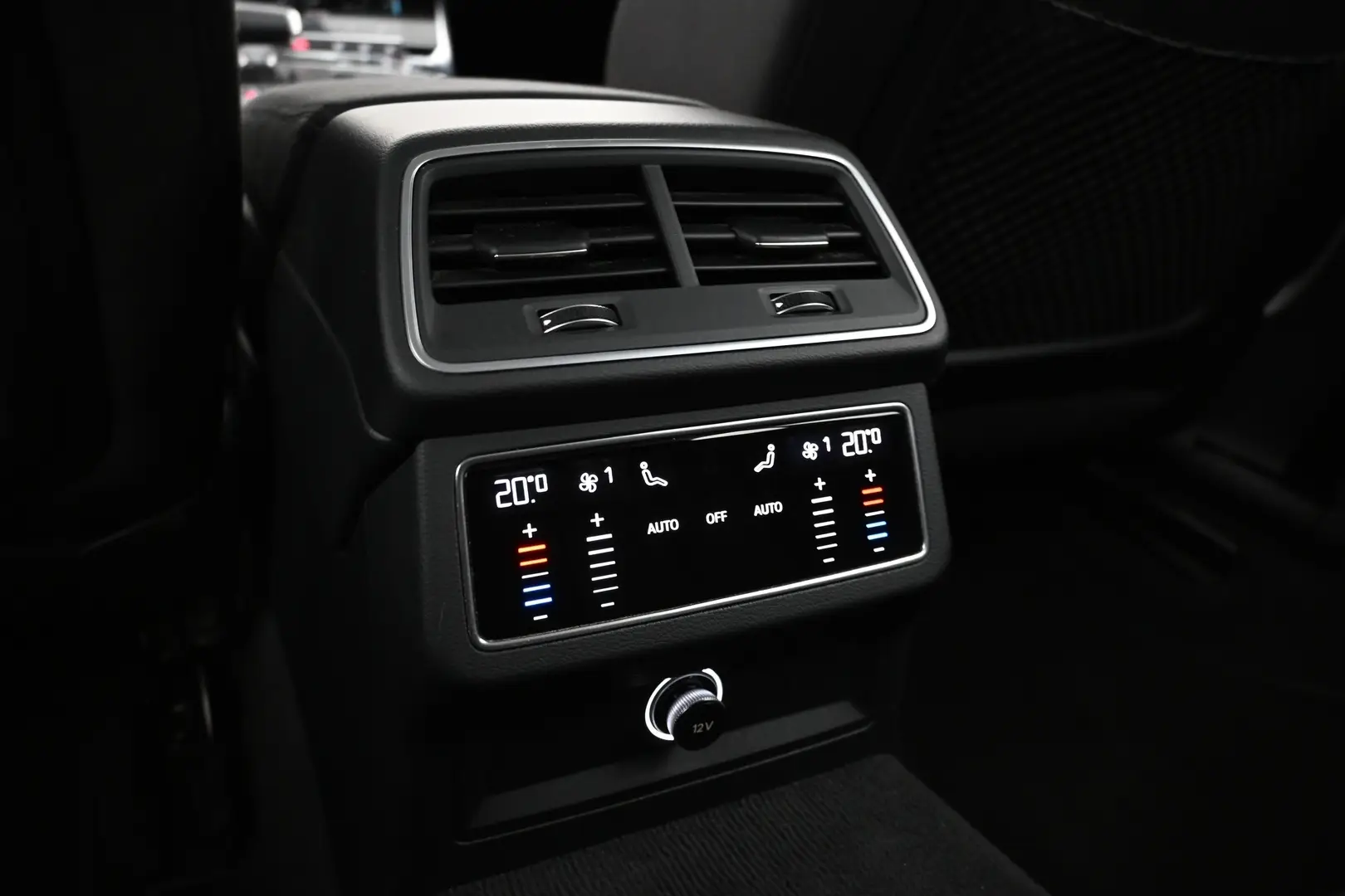Car Image - 2r57qXFoYyWgg0YBD5Njco