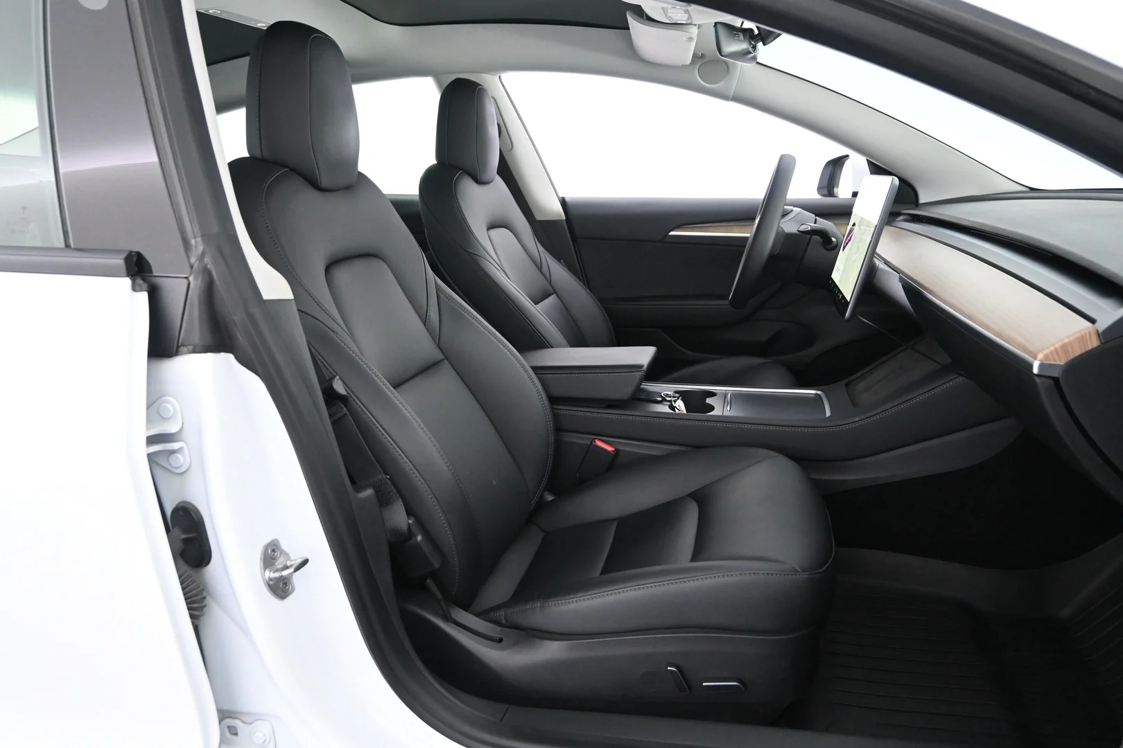 Car Image - 3MLmFNQ20978r3ykSnVEyV