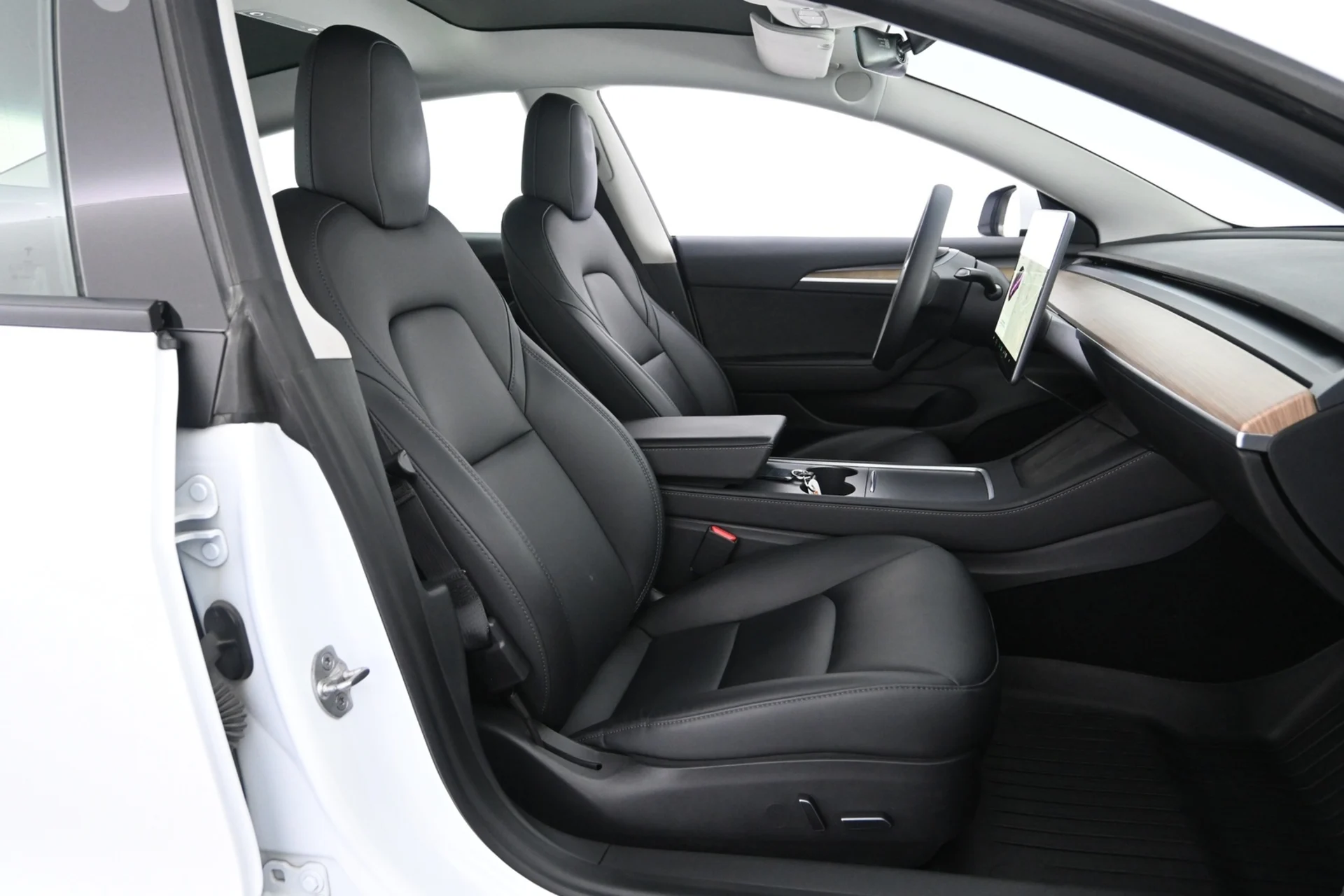 Car Image - 3MLmFNQ20978r3ykSnVEyV