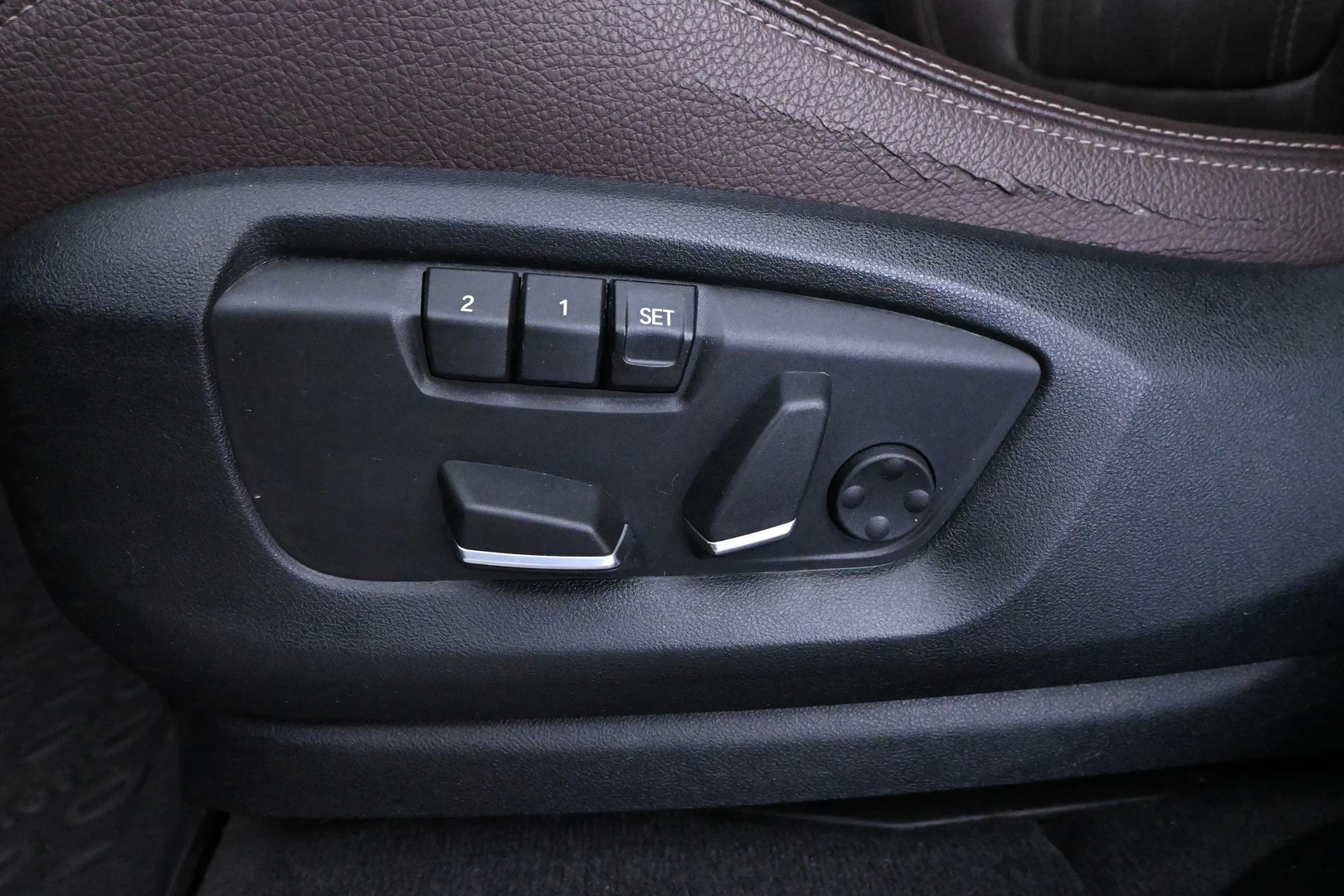 Car Image - 2fUku83E9jcAMM7Qt8y10m