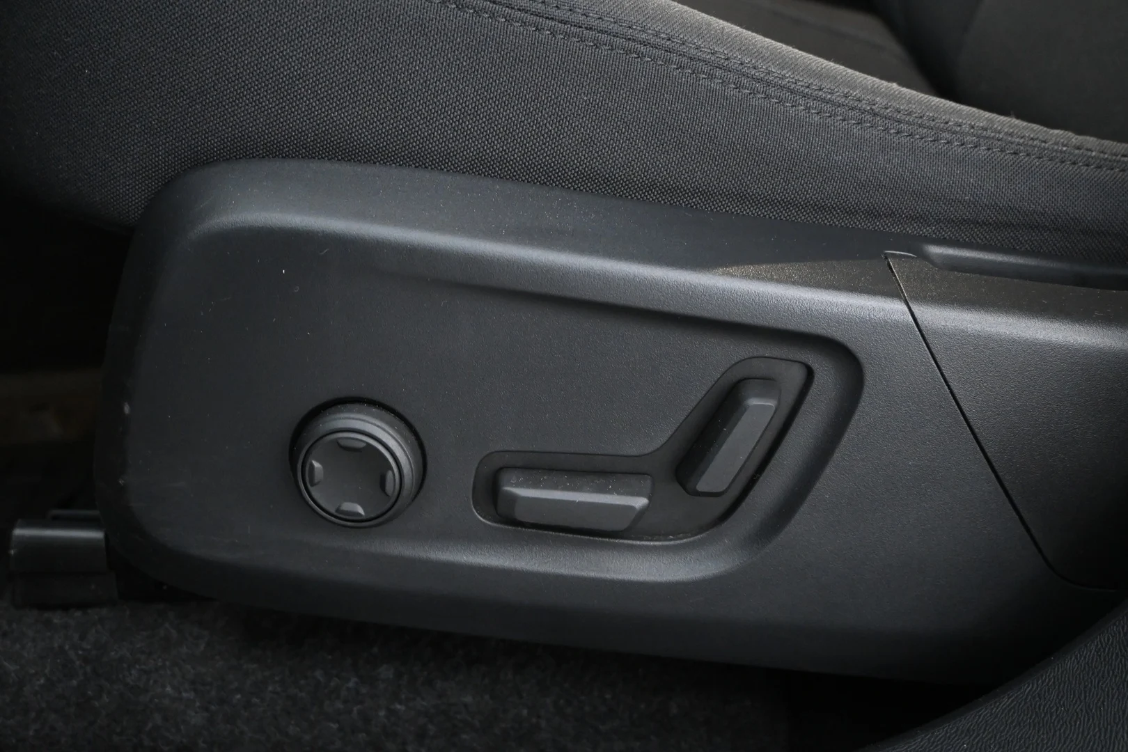 Car Image - olDDWY0XsaDFyqyWhmOyG