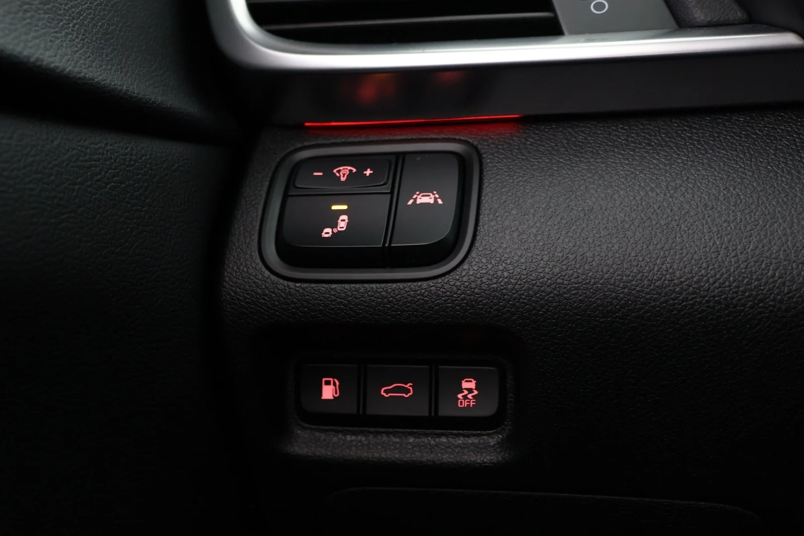 Car Image - 5LFgg4XcrJCVhBC29cRL5I