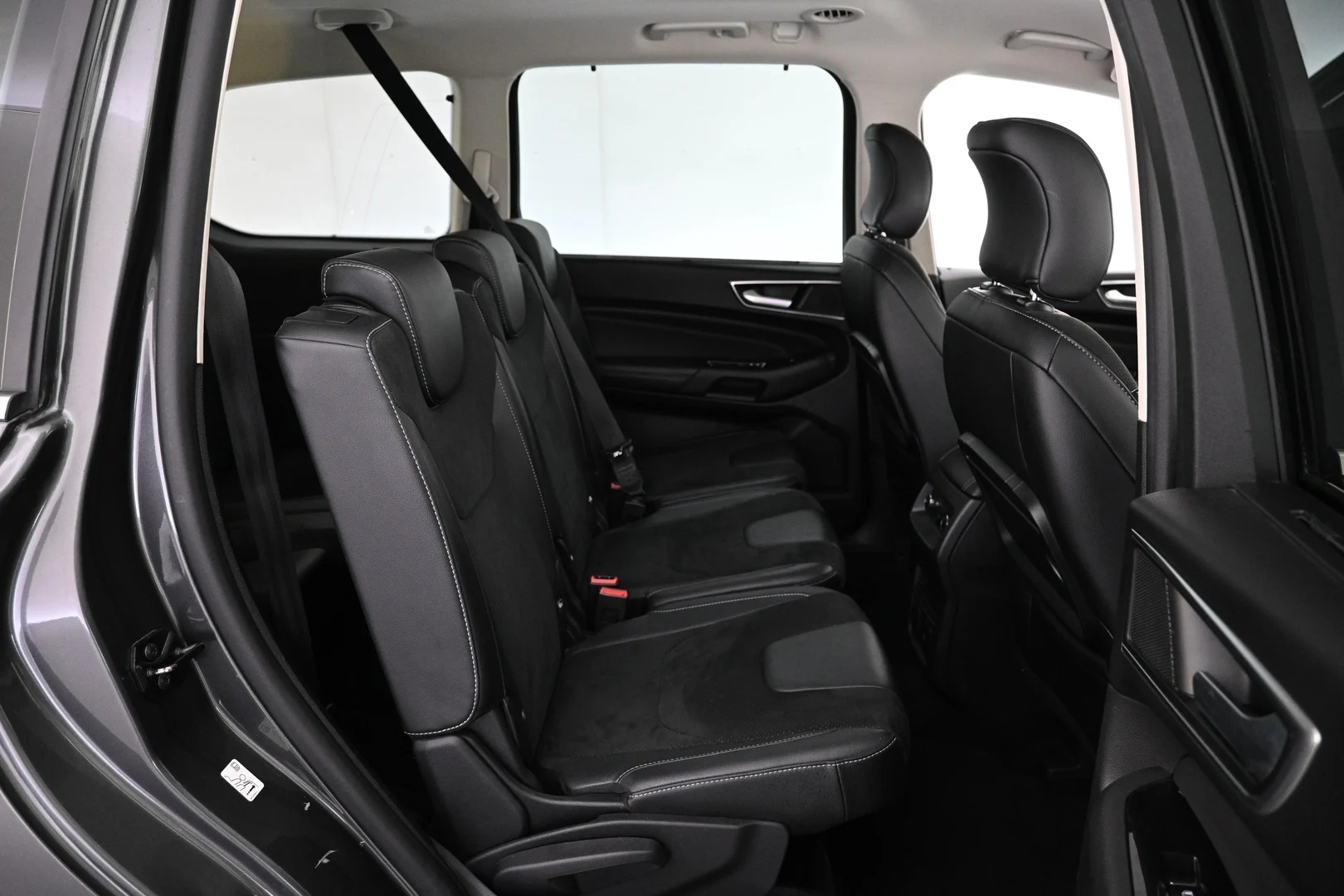 Car Image - 2KXEvzHyrw77APIVRBysUg