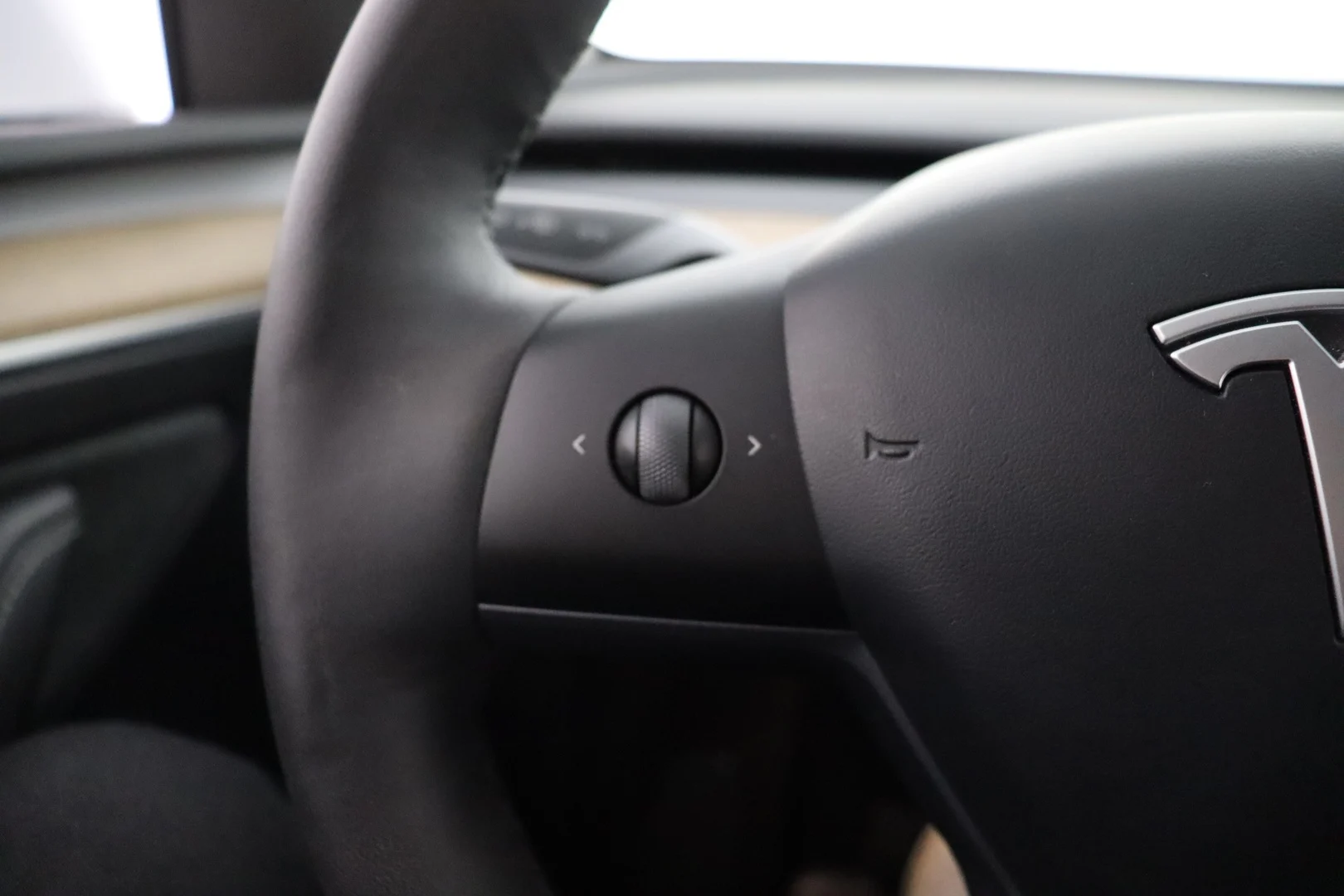 Car Image - 4TwcohFwlctIaKJdZfqNy4