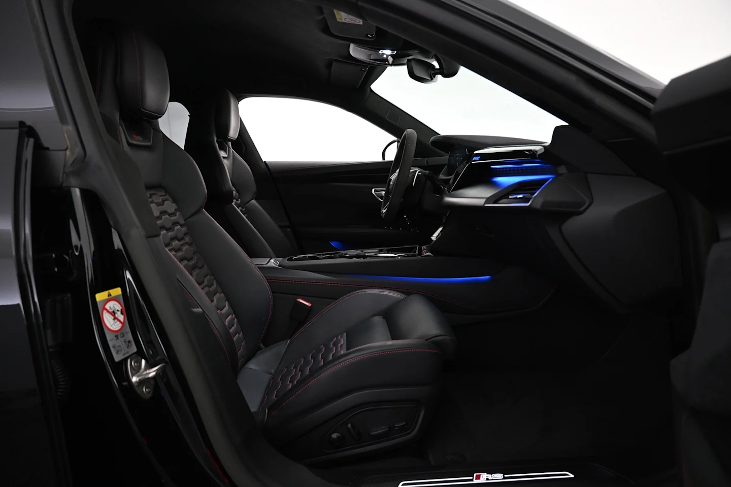 Car Image - 1BzKyQcAr1FmMDbbFrQy1z