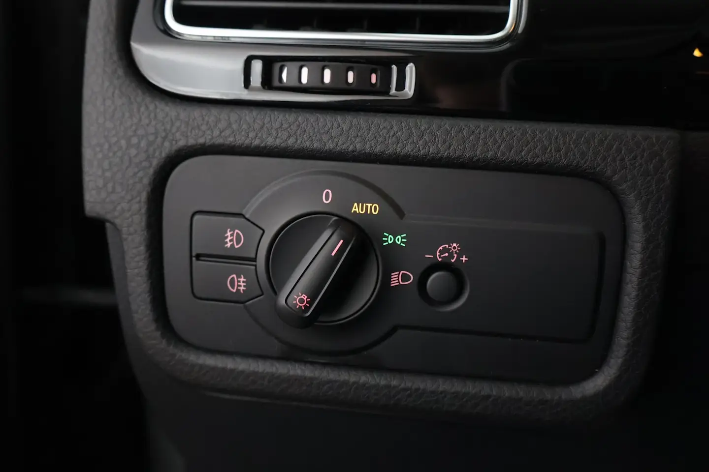 Car Image - 50bQSKPKUdplPkw9hT5JTe