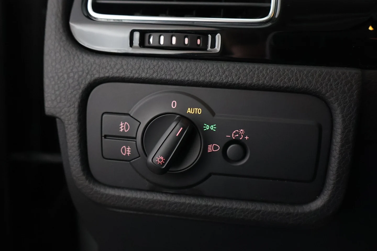 Car Image - 50bQSKPKUdplPkw9hT5JTe