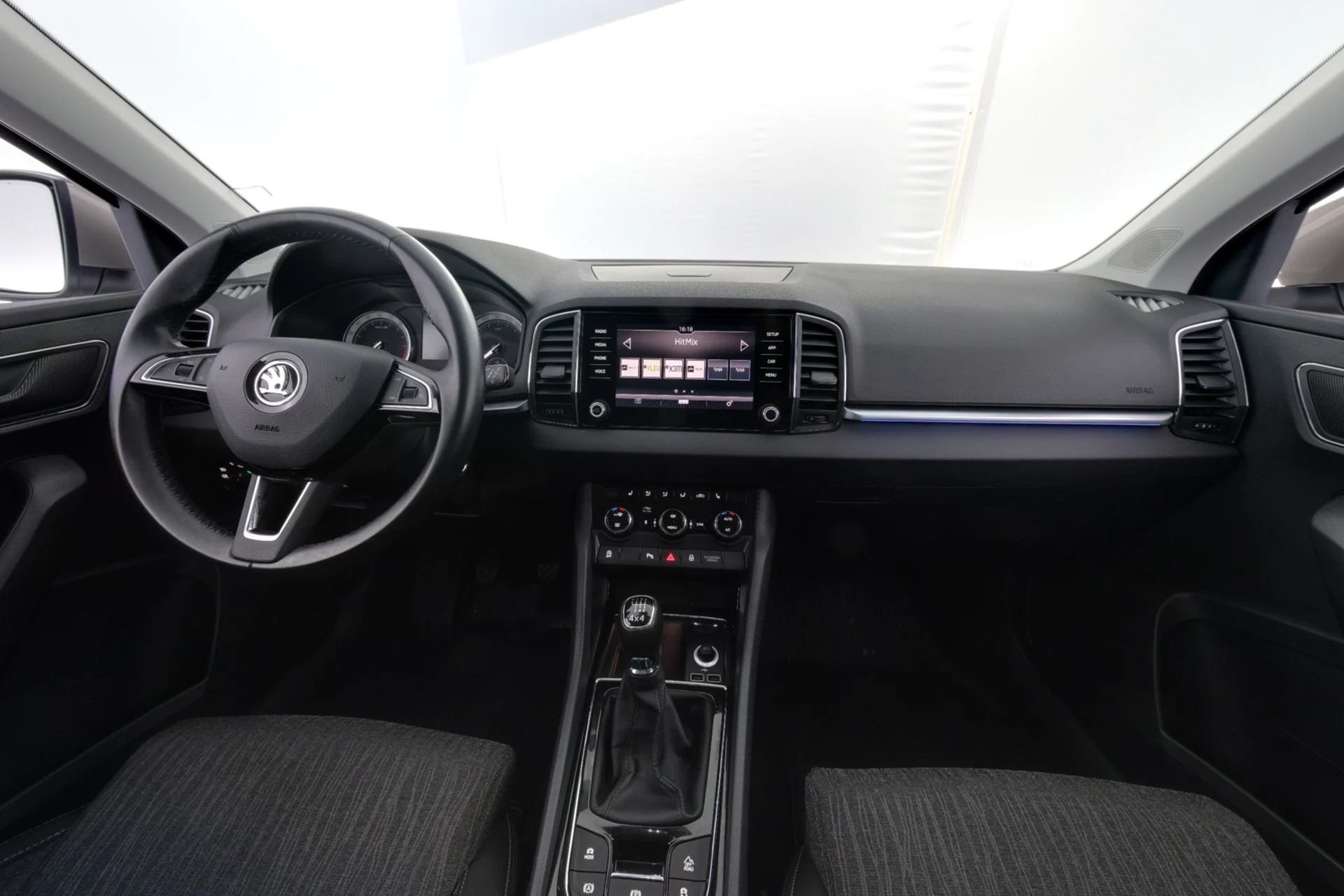 Car Image - 5aTx7fWPMoFtra4GLgO4l