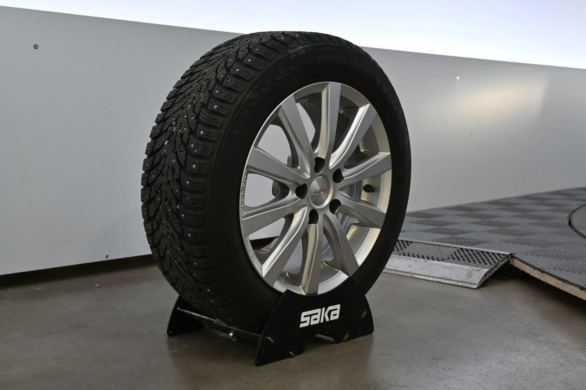 Car Image - tG6IkYX9dTw1M82Vvjk5x