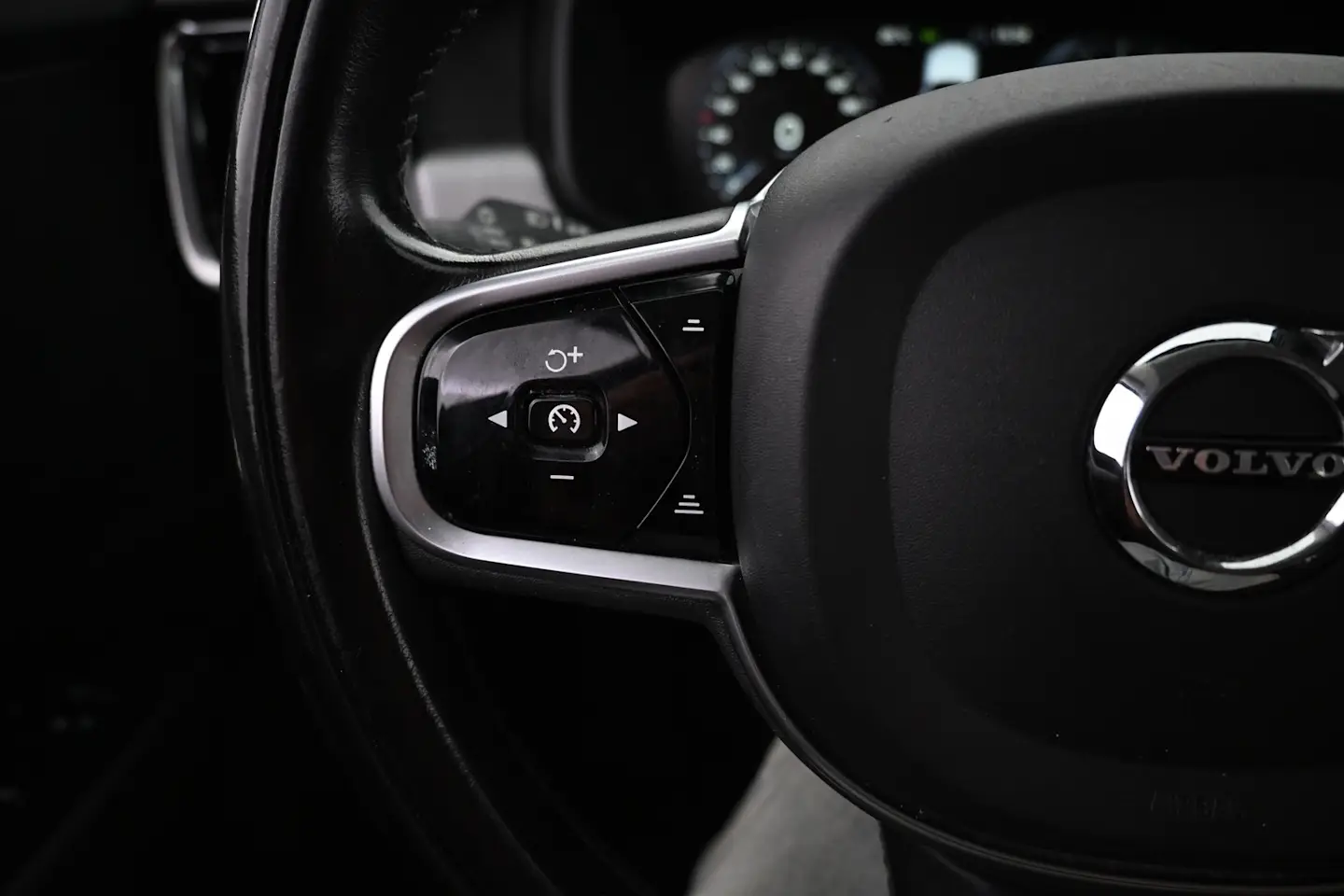 Car Image - L820pPvGrbNSfLDJ7YmVR