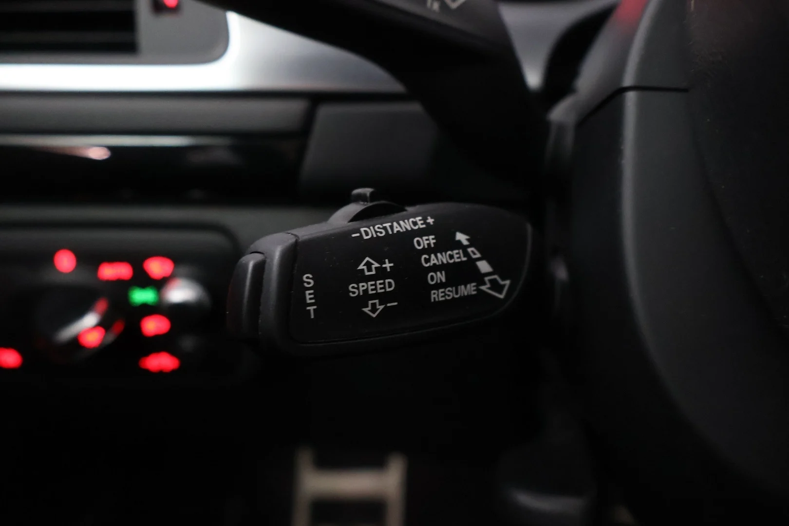 Car Image - 1KIWYy40vI8KJe6lNGoldi