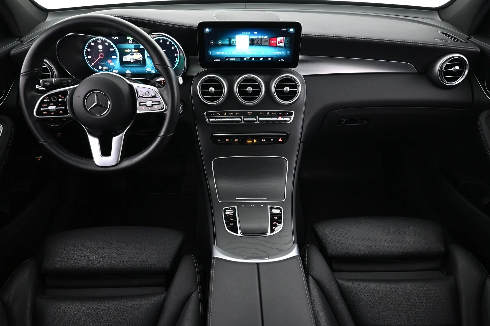 Car Image - 1YbaAPaxvETZtQ7R6rz4pE