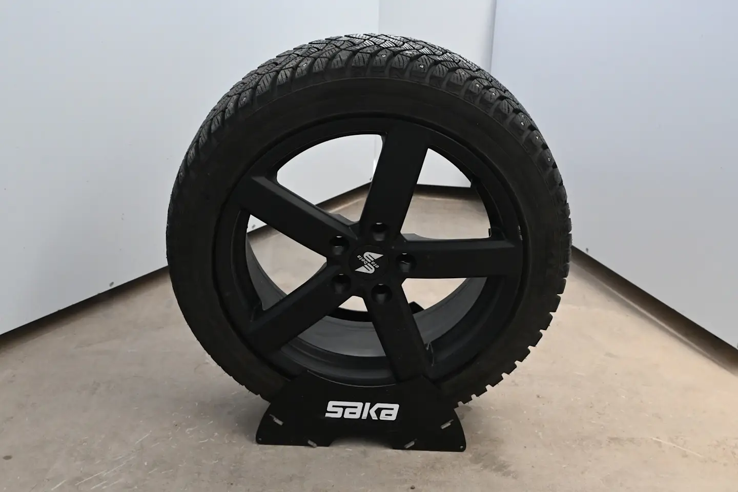 Car Image - 3MGzJsvGlkVOrc7hf8gCWB