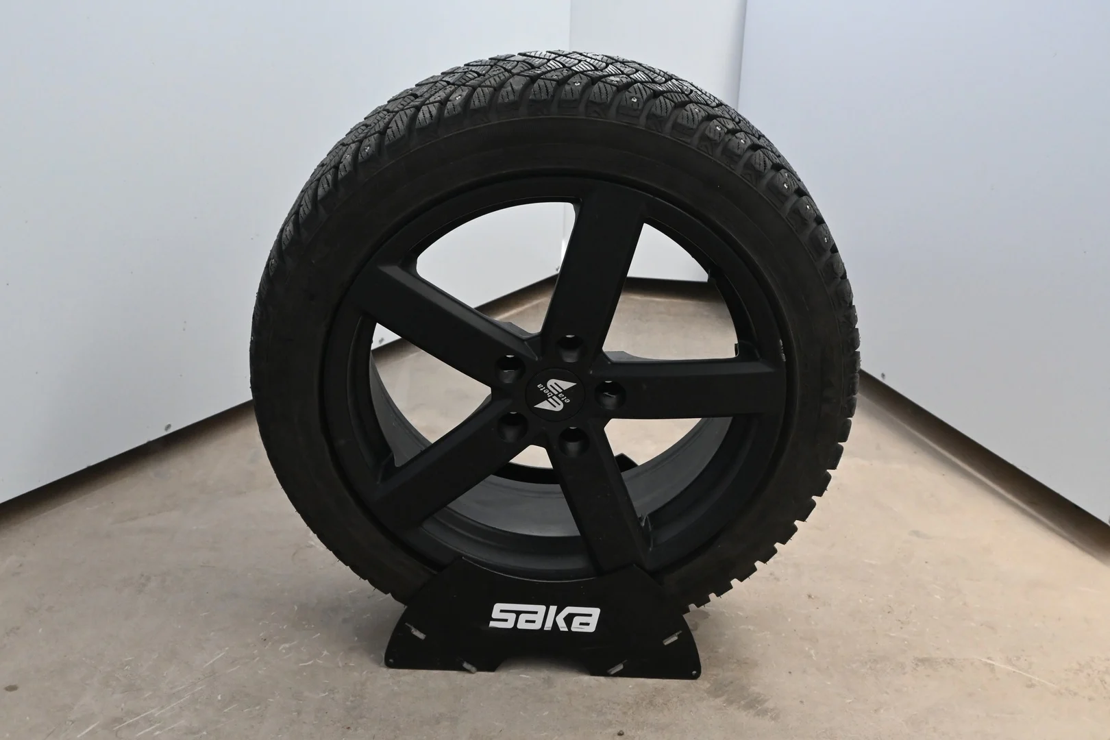 Car Image - 3MGzJsvGlkVOrc7hf8gCWB