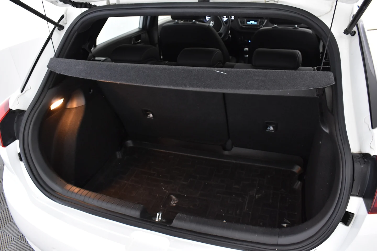 Car Image - 3L1OfCiLePzKxwrYpHSXgj